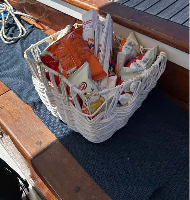 Capri: Scenic Boat Tour with Swimming, Limoncello & Snack - Grotta Bianca and the Arco Naturale