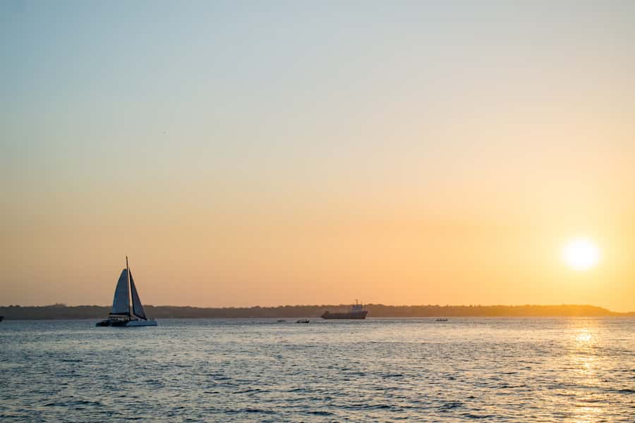 Cartagena de Indias: 2-Hour Sunset Cruise - From Manga to Bocagrande, Cartagena opens up