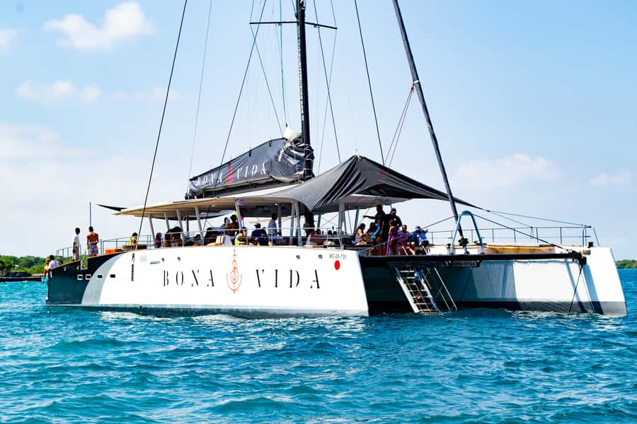 Cartagena: Rosario Islands Catamaran with Lunch and Snorkel - The real appeal: a day at sea, not an island tour