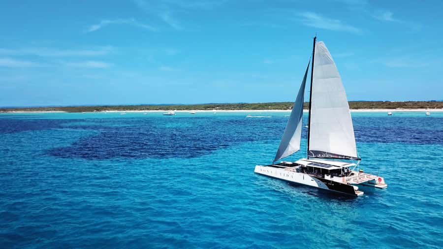 Cartagena: Rosario Islands Catamaran with Lunch and Snorkel - The ride out to the Rosario Islands