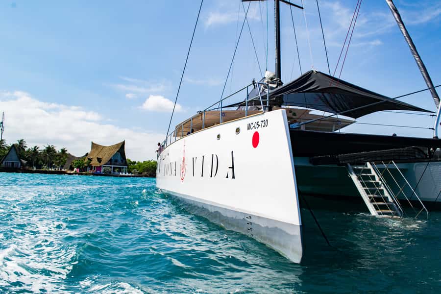 Cartagena: Rosario Islands Catamaran with Lunch and Snorkel - The return ride is part of the fun