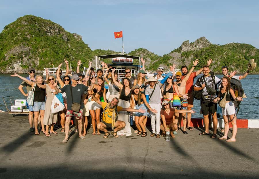 Cat Ba: Lan Ha & Ha Long Bay Kayak & Snorkel Boat Tour - Cai Beo Floating Village Shows a Working Bay
