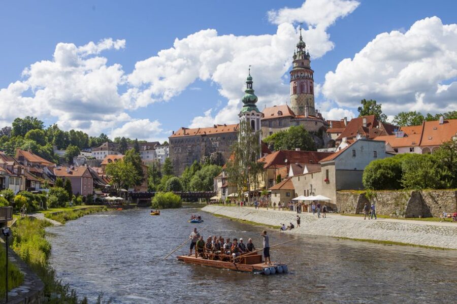 Český Krumlov: Wooden Raft River Cruise - Seeing Český Krumlov from the Vltava
