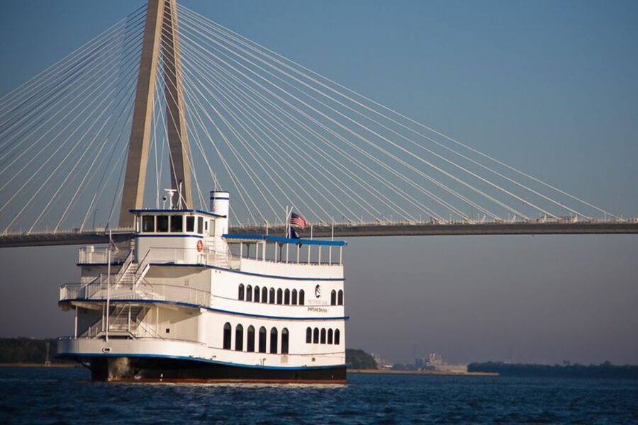 Charleston: Historic City Tour and Harbor Cruise - Ninety minutes on Charleston Harbor