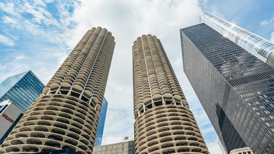 Chicago: 45-Minute Family-Friendly Architecture River Cruise - Returning past the Riverwalk toward Lake Michigan
