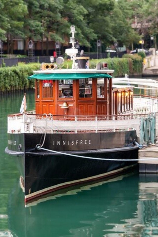 Chicago: Architecture Boat Tour with Drinks - Guides make or break the experience