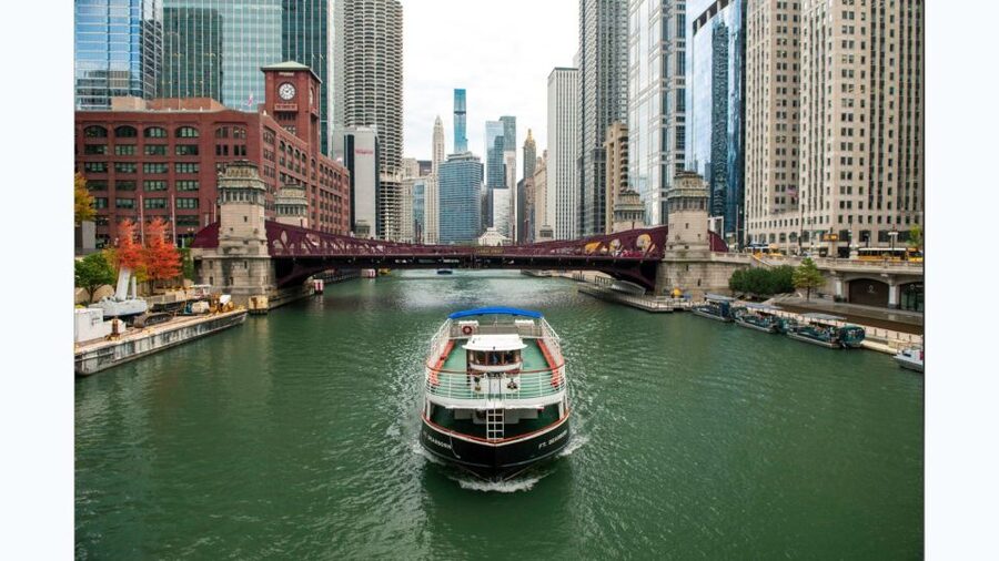 Chicago: Architecture Boat Tour with Drinks - Arriving at Ogden Slip on McClurg Court