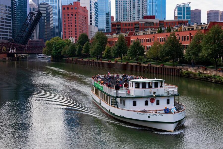 Chicago: Architecture Center Cruise on Chicago's First Lady - Why the live docent matters