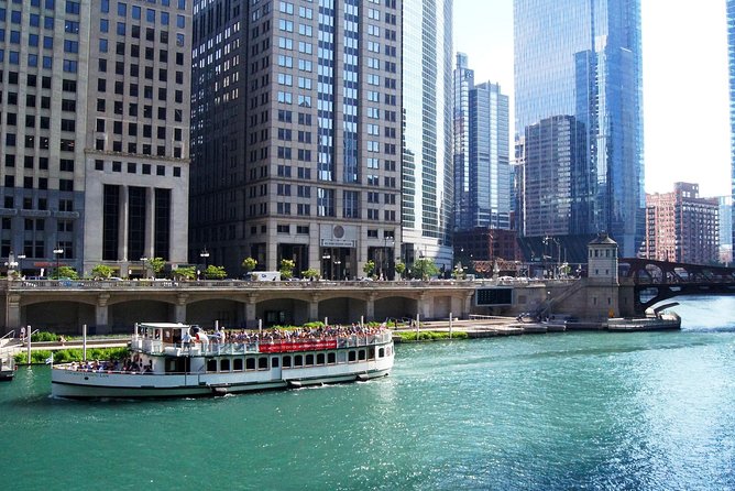 Chicago Architecture Center River Cruise aboard First Lady - The quality of the docent makes the difference