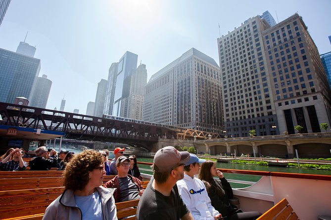 Chicago Architecture River Cruise - The guides make or break the cruise