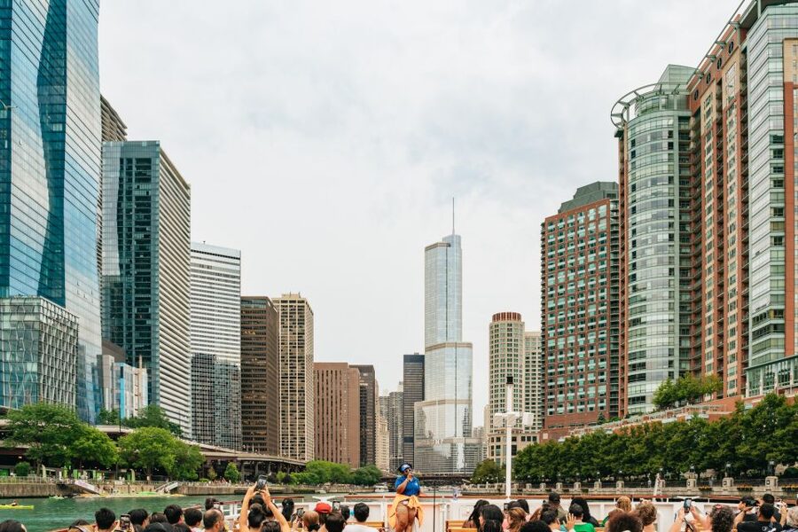Chicago: Architecture River Cruise Skip-the-Ticket Line - The guides are a major part of the experience