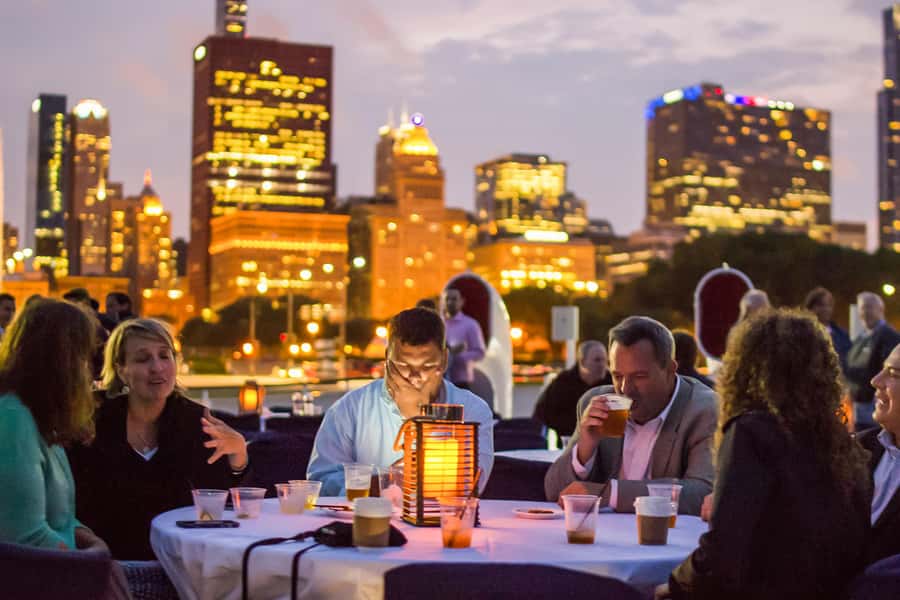Chicago: Fireworks Cruise with Lake or River Viewing Options - Choosing the river fireworks cruise