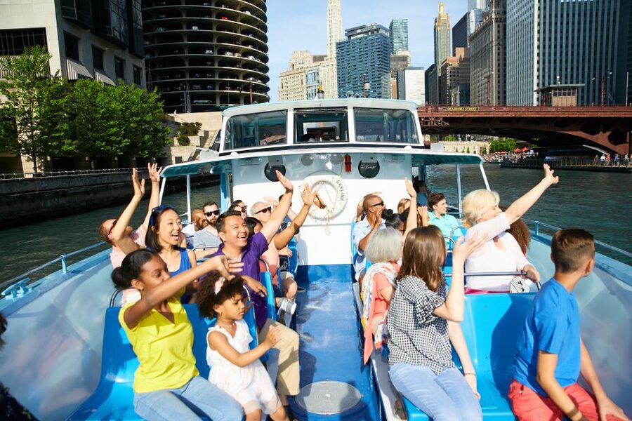 Chicago: Narrated Sightseeing River and Lake Cruise - The Chicago River: Towers Close Enough to Touch