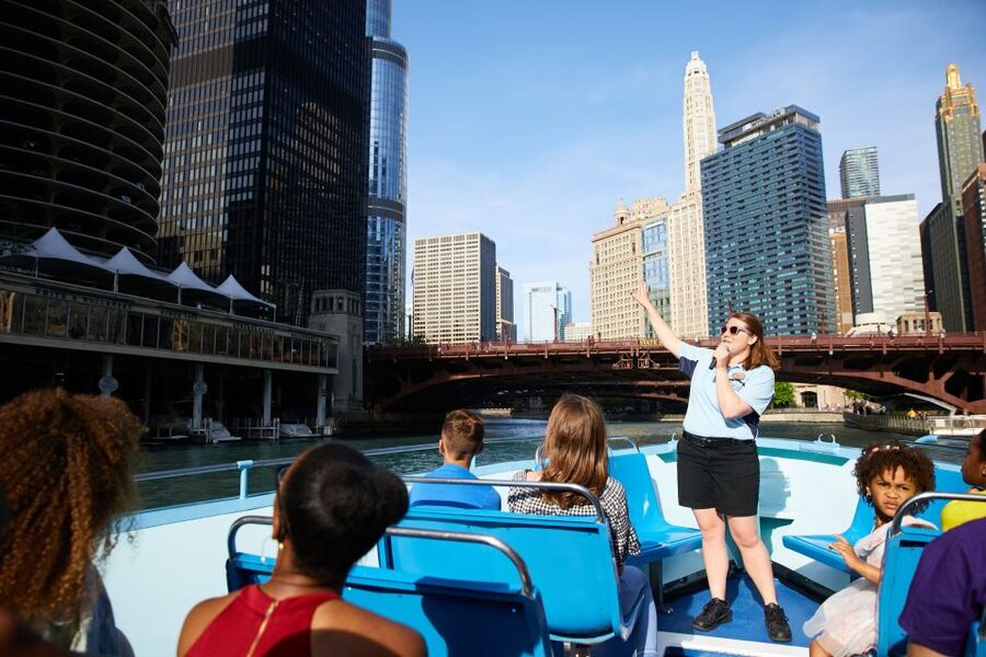 Chicago: Narrated Sightseeing River and Lake Cruise - Lake Michigan: The Best View of the Chicago Skyline