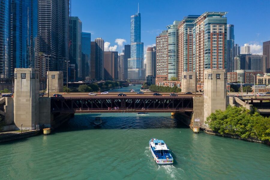 Chicago: Narrated Sightseeing River and Lake Cruise - Choosing the Best Departure Time