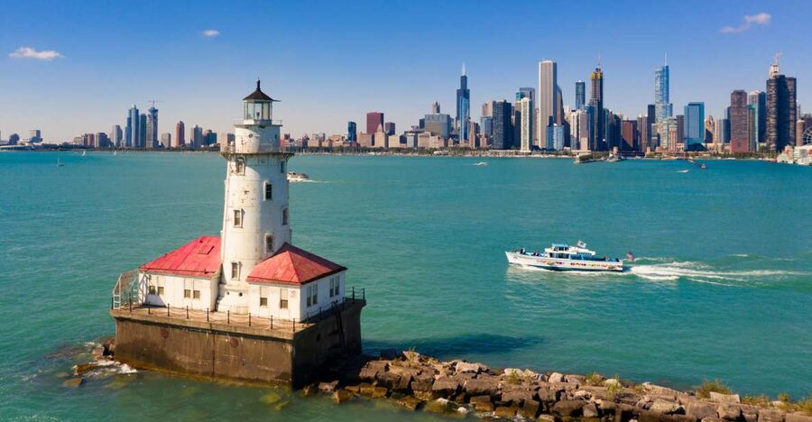 Chicago: Narrated Sightseeing River and Lake Cruise - Finding First Lady at Michigan Avenue and Wacker Drive