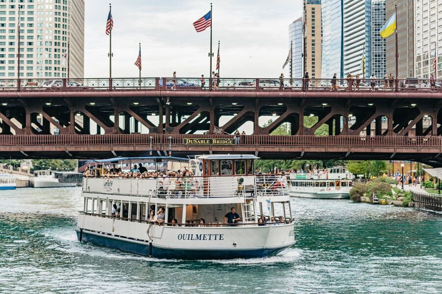Chicago River: 1.5-Hour Guided Architecture Cruise - The guide is part of the ticket price