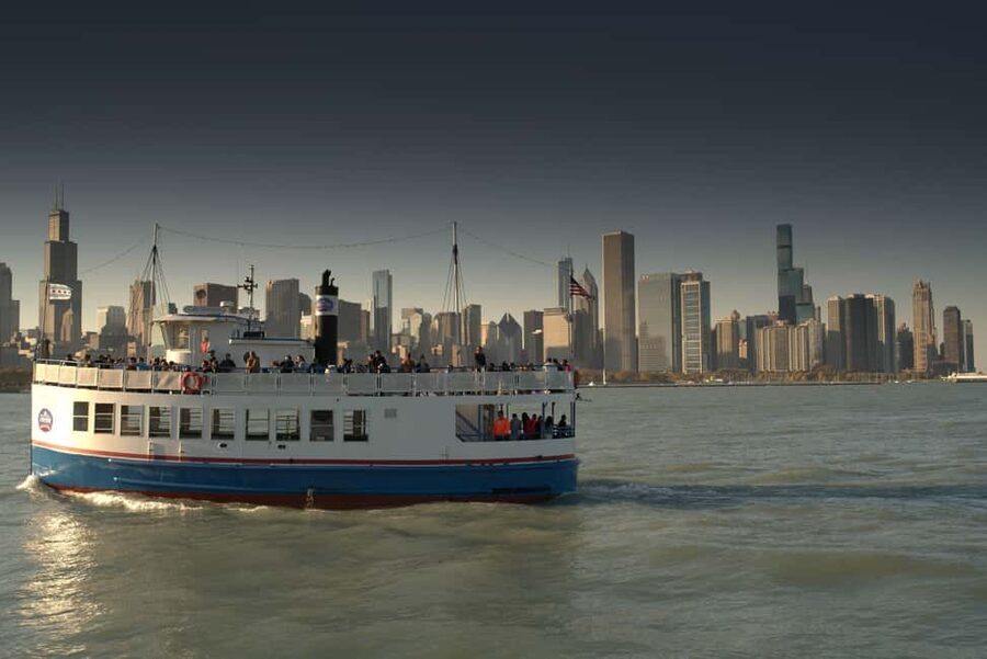 Chicago: Shoreline Lake Michigan Skyline Cruise - Is $32 worth it for half an hour?