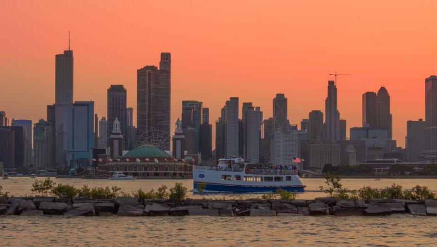 Chicago: Shoreline Lake Michigan Skyline Cruise - A practical way to fit it into your day