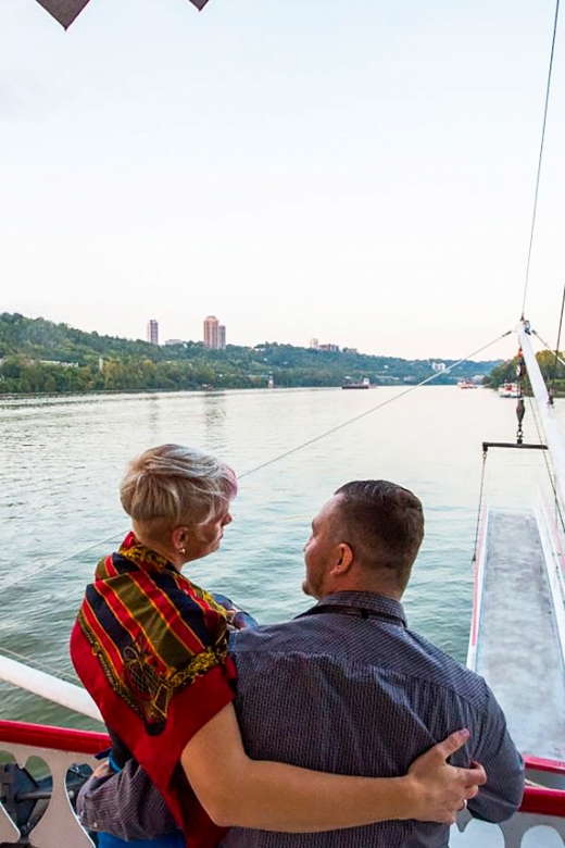Cincinnati: Riverboat Cruise with Lunch and Entertainment - The slow ride is part of the point