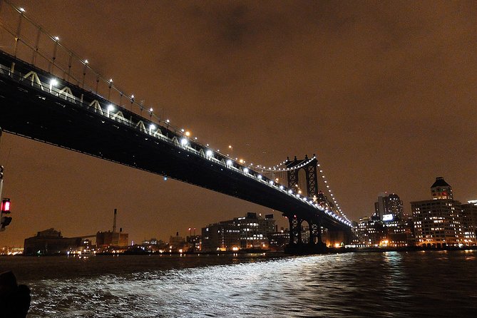 Circle Line: 2hr - New York City Harbor Lights Cruise - The close approach to the Statue of Liberty
