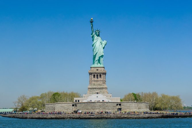 Circle Line: New York City Statue of Liberty Super Express Cruise - The harbor route and Lower Manhattan views