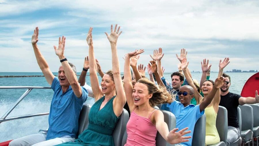 City Cruises Chicago: Seadog Lakefront Speedboat Ride - Choosing the regular ride or Extreme Thrill