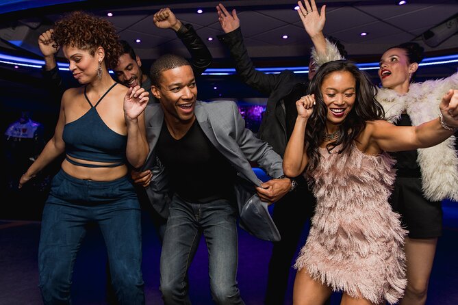 City Cruises New York: Bateaux Premier Dinner Cruise - Dress code, comfort, and access