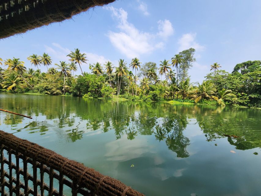 Cochin: Backwater Village Eco Boat Cruise with Lunch - A generous Kerala vegetarian lunch