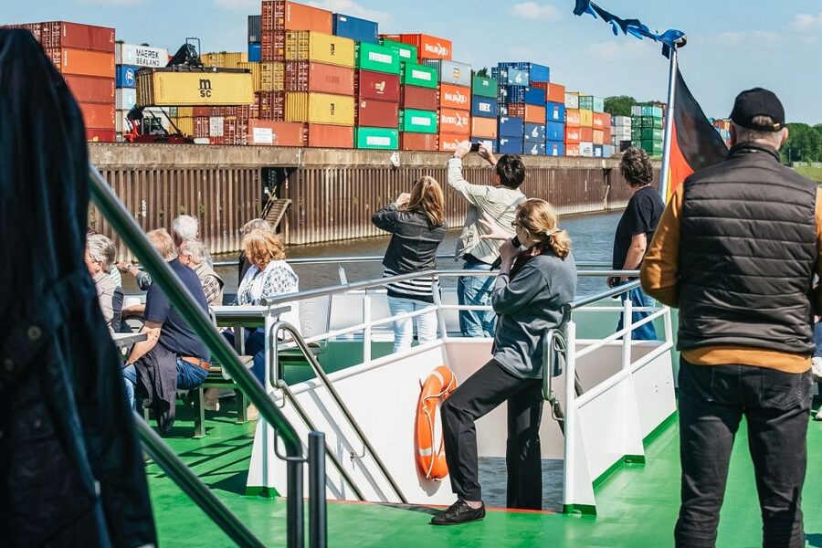 Cologne: 3-Hour Harbor Tour Cruise - Who should book this harbor tour?