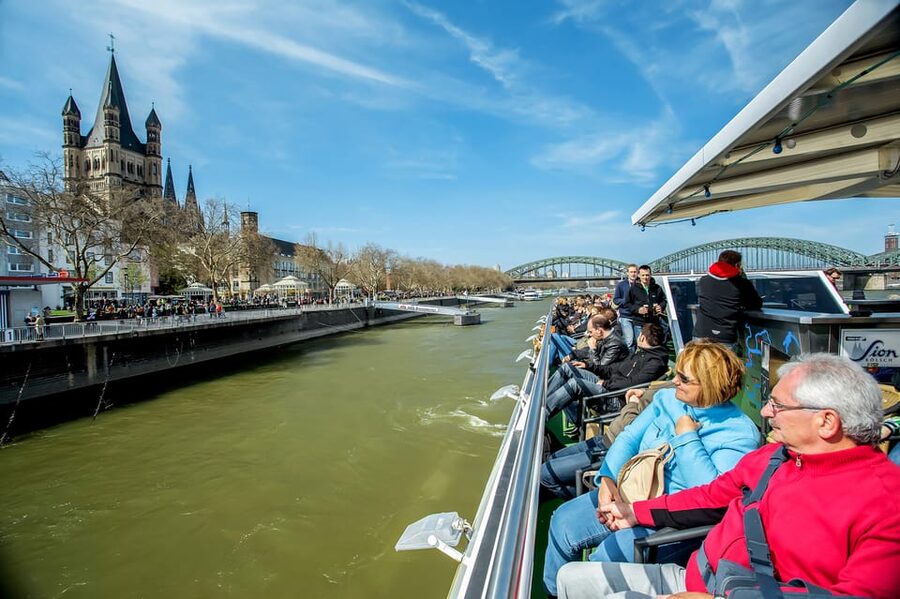 Cologne: Panoramic City Cruise - Accessibility, dogs, and practical limits