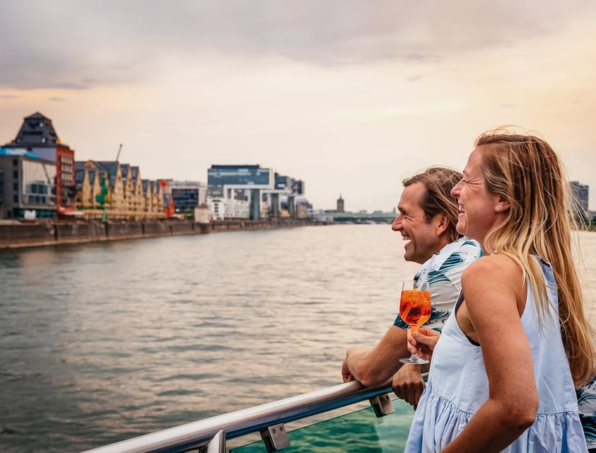 Cologne: Panoramic City Cruise - Drinks, snacks, and table service