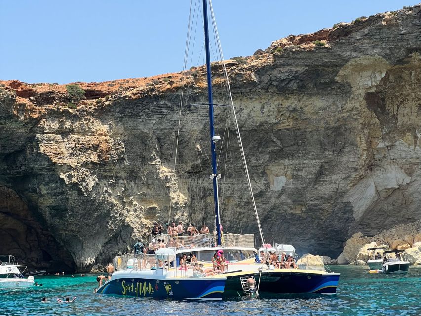 Comino: Blue Lagoon Catamaran Cruise with Lunch and Open Bar - Boat comfort and practical details