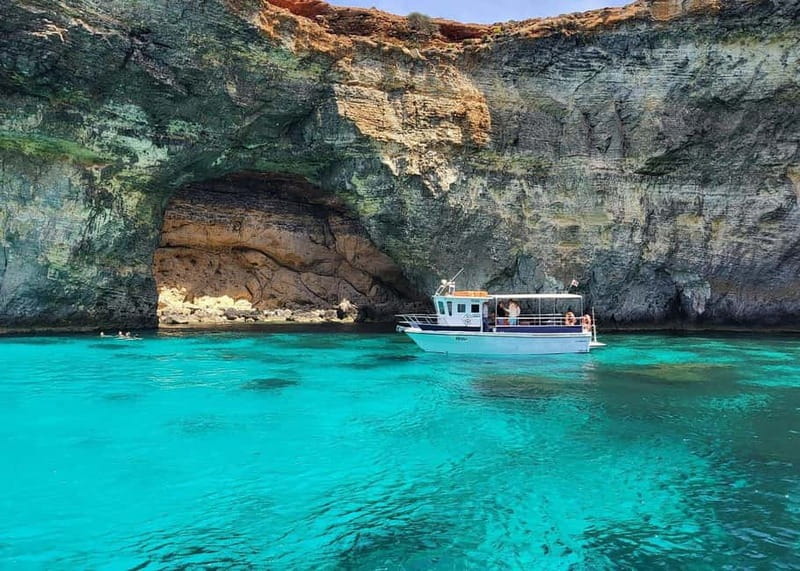 Comino: Blue Lagoon, Crystal Lagoon and Sea Caves Boat Tour - A small boat is the right size for Comino