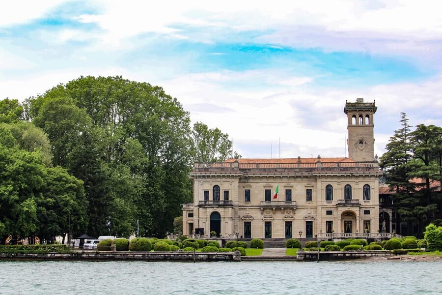 Como: Lake Como Shared Boat Tour - Returning past Villa Trubetzkoy and Villa Geno Fountain