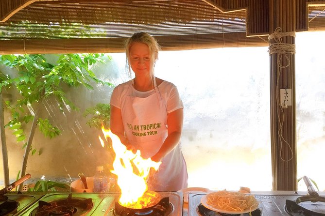Cooking Class Hoi An:Local Market, Basket Boat, Fishing & Cooking - The market: a short lesson in Vietnamese ingredients