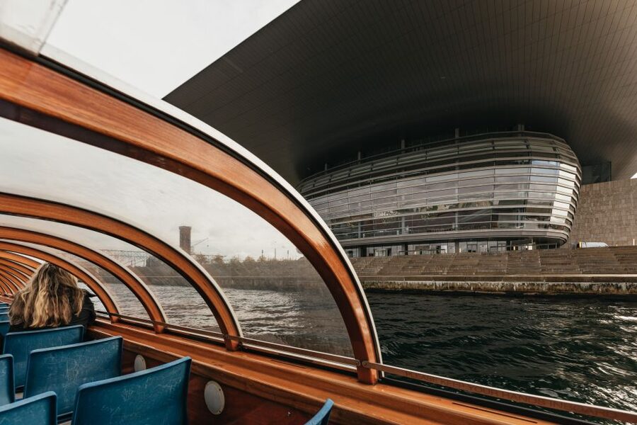 Copenhagen: Canal Cruise with Guide - The Little Mermaid is the photo moment