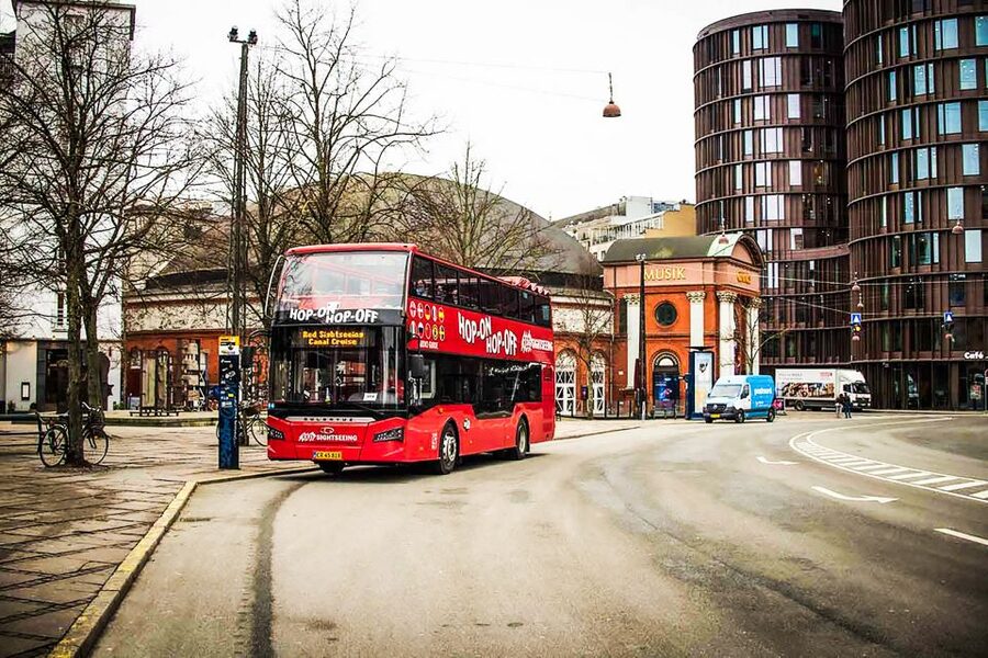 Copenhagen: Hop-On Hop-Off Bus Tour with Boat Tour Option - Starting points and finding the RED bus
