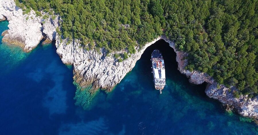 Corfu: Parga, Sivota and Blue Lagoon Full-Day Boat Cruise - The crossing to mainland Greece