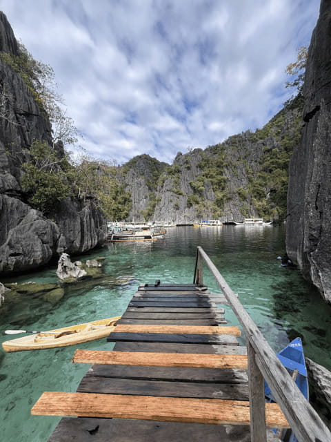 Coron: Private Boat Hire with Guided Tour and Lunch on Beach - A private start at Lualhati Park