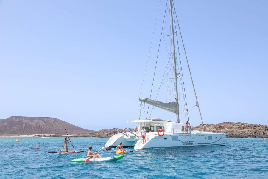 Corralejo: Adults-Only Catamaran Day Trip to Lobos Island - Two hours around La Concha