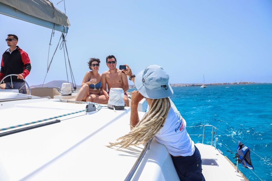 Corralejo: Adults-Only Catamaran Day Trip to Lobos Island - Who should book this catamaran?
