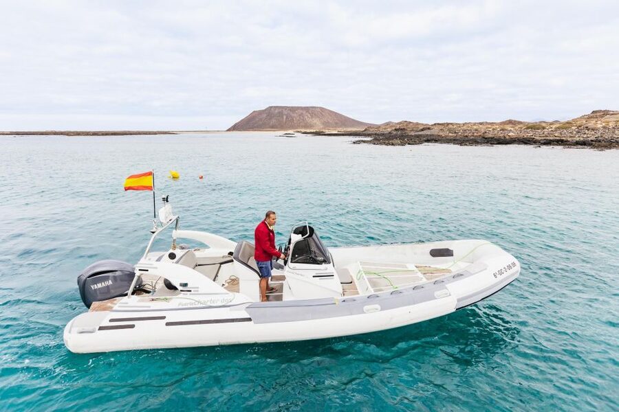 Corralejo: Lobos Island Catamaran Tour with Drinks & Snorkel - Key points before you book