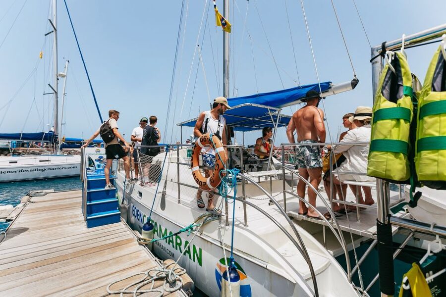Costa Adeje: Whale Watching Catamaran Tour with Drinks - What the three-hour version adds at Playa Espagueti