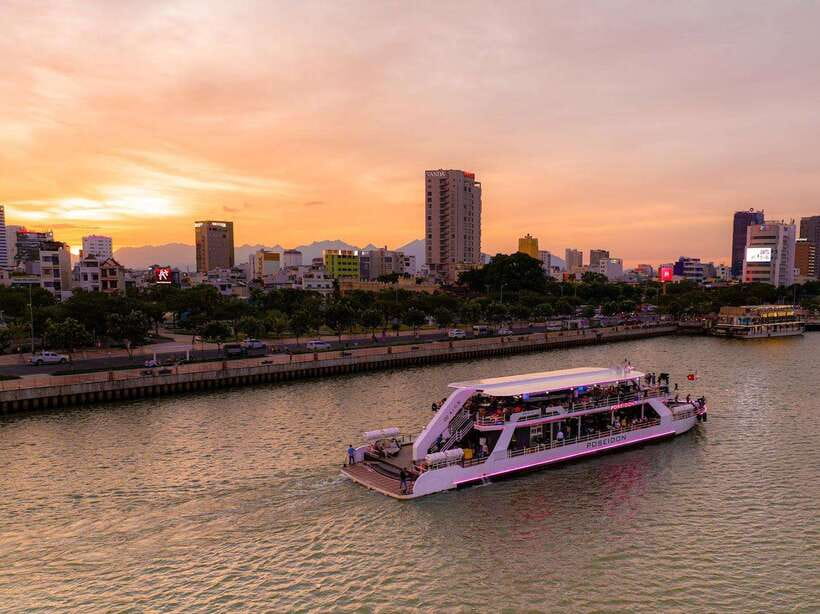Da Nang: Poseidon Cruise with Dinner and Dragon Bridge Show - Key points before you book