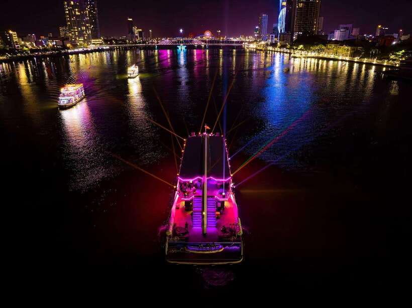 Da Nang: Poseidon Cruise with Dinner and Dragon Bridge Show - A night on the Han River, with the Dragon Bridge as the finale