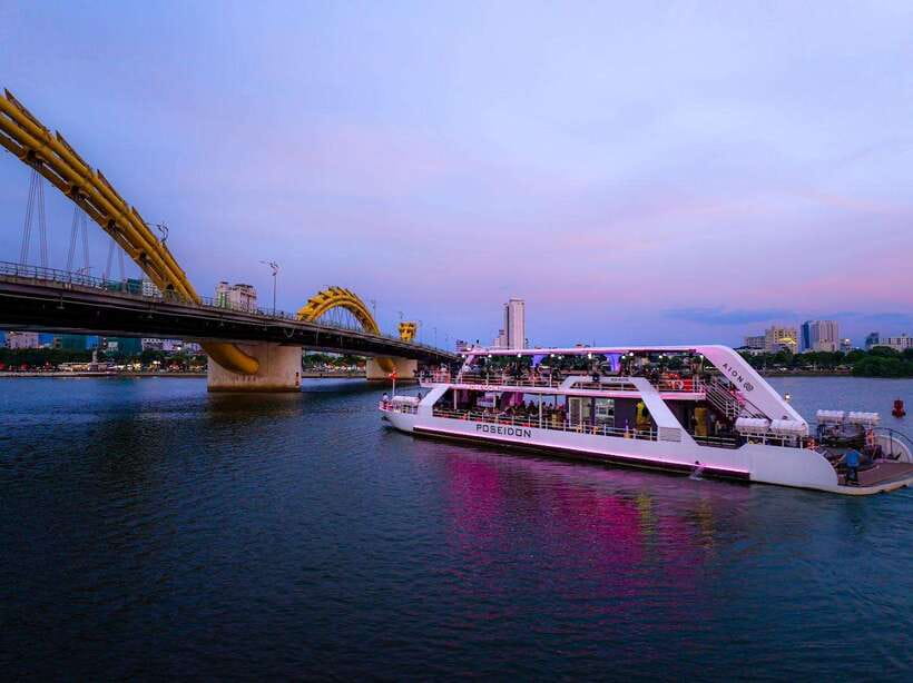 Da Nang: Poseidon Cruise with Dinner and Dragon Bridge Show - Finding the Poseidon ticket counter