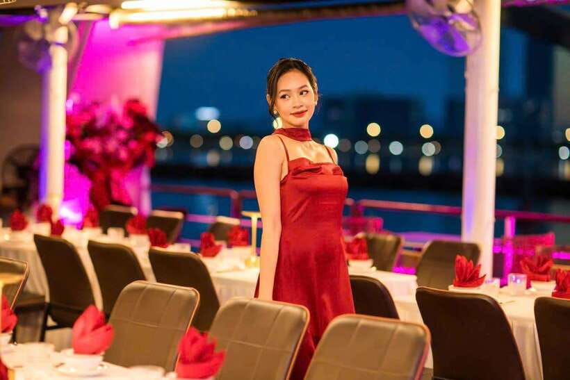 Da Nang: Poseidon Cruise with Dinner and Dragon Bridge Show - The best seats and how to improve your evening