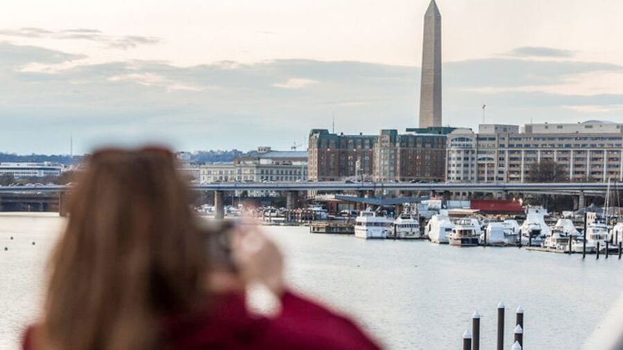 DC: City Cruises Buffet Brunch, Lunch, or Dinner Cruise - The buffet: filling, varied, and practical