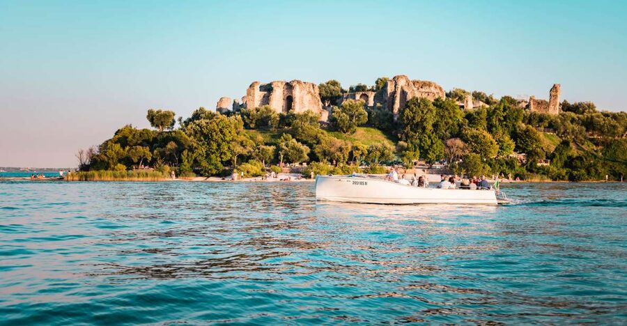 Desenzano del Garda: Sunset Boat Trip at Sunset with Drink - Why Sirmione looks better from the lake